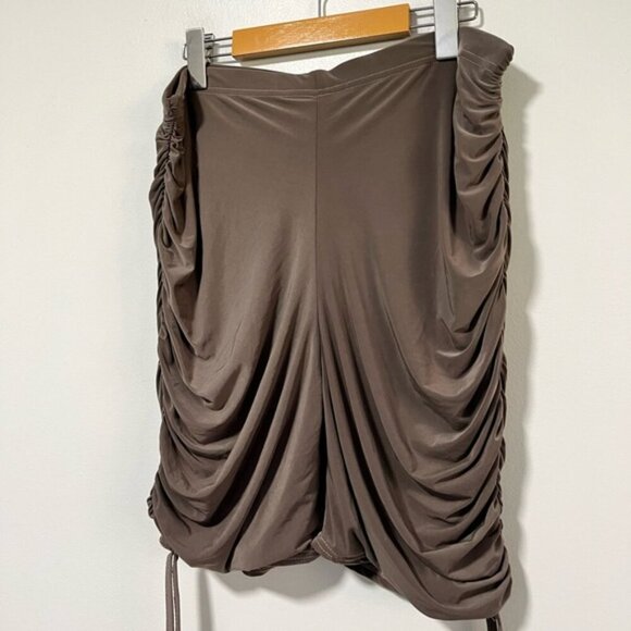 PrettyLittleThing Brown Ruched Bodycon Shorts - Size US Large - Picture 7 of 15